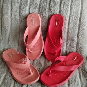 Okabashi Flip Flop Sandals Lot of 2 Pairs Pink Coral Women’s Medium M 7–8 No Box